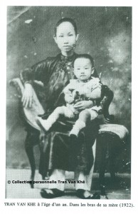 01 - 1922 Tran Van Khë et sa maman - copyright collection personnelle